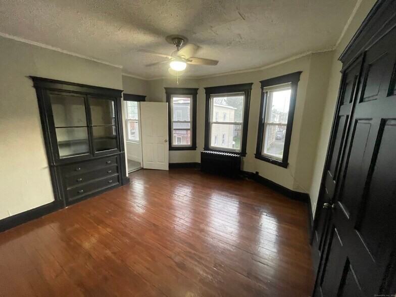989 Capitol Ave #FL3 - Photo 2 of 8