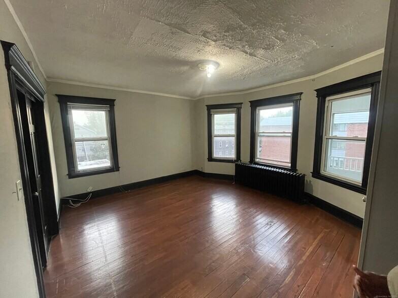 989 Capitol Ave #FL3 - Photo 5 of 8