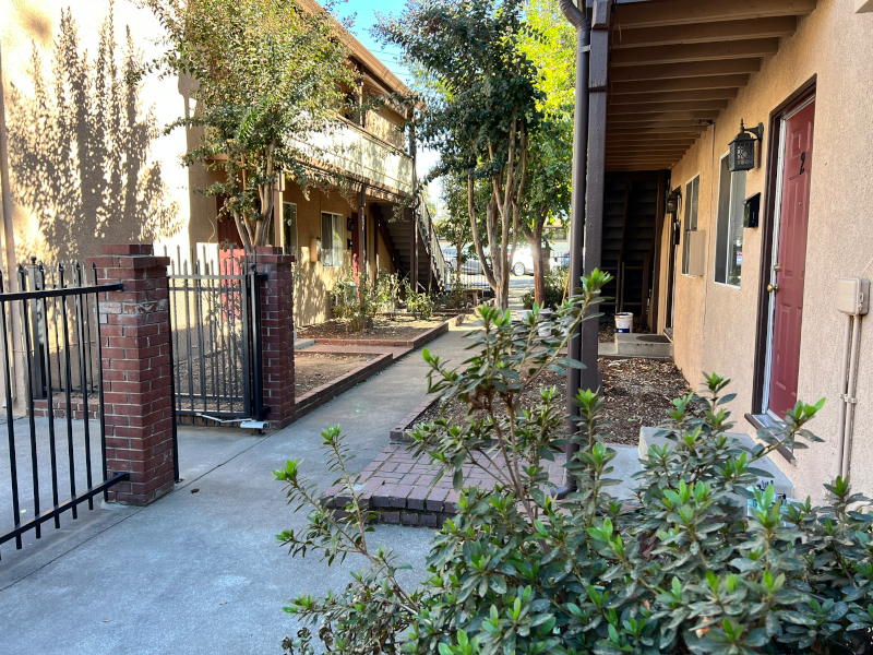 1916 7th St #1-4 - Photo 5 of 12