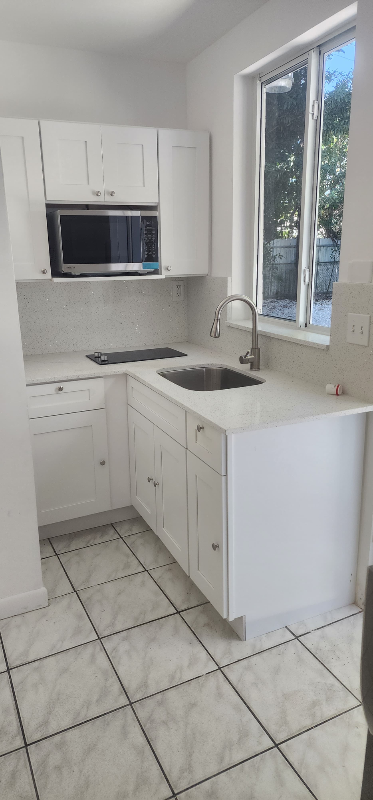 3248 Nwst - Photo 2 of 7