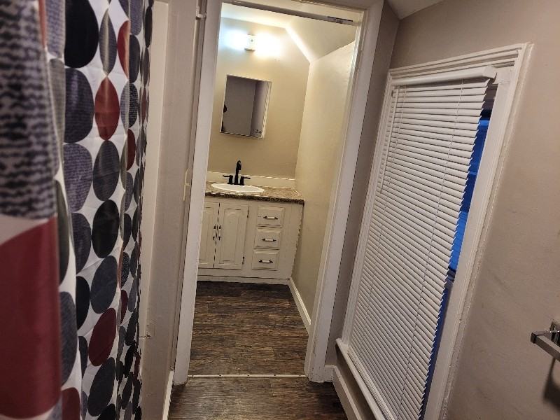 1010 N Pine St #B - Photo 4 of 11