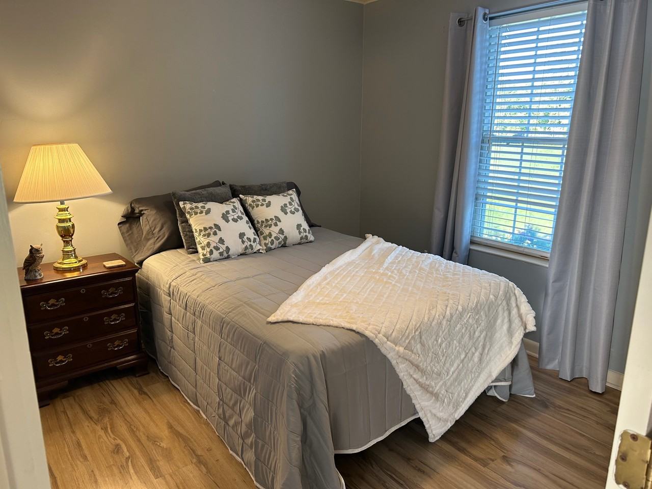 807 Elk Mills Rd - Photo 3 of 13
