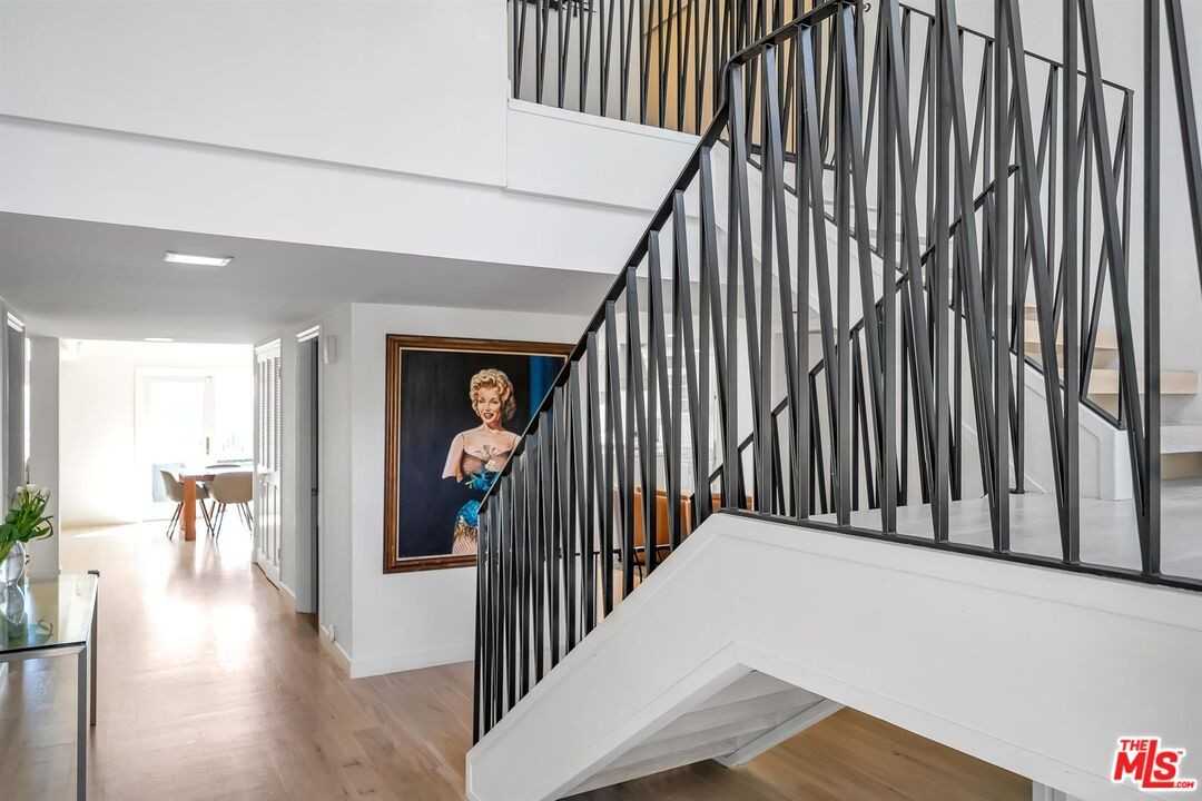 2324 Banyan Dr - Photo 3 of 36