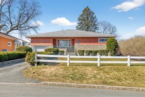 featured image of 44 Fullerton St