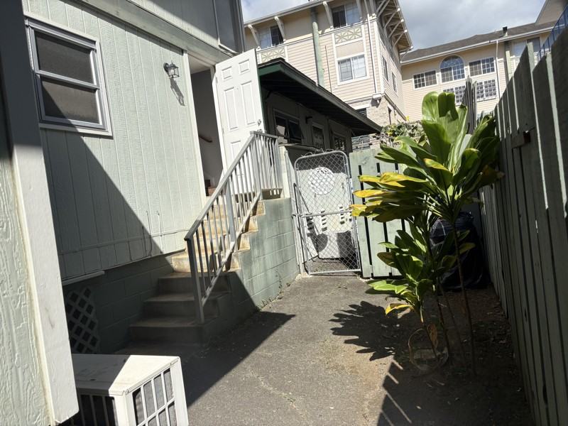 2318 Seaview Ave #B - Photo 4 of 40