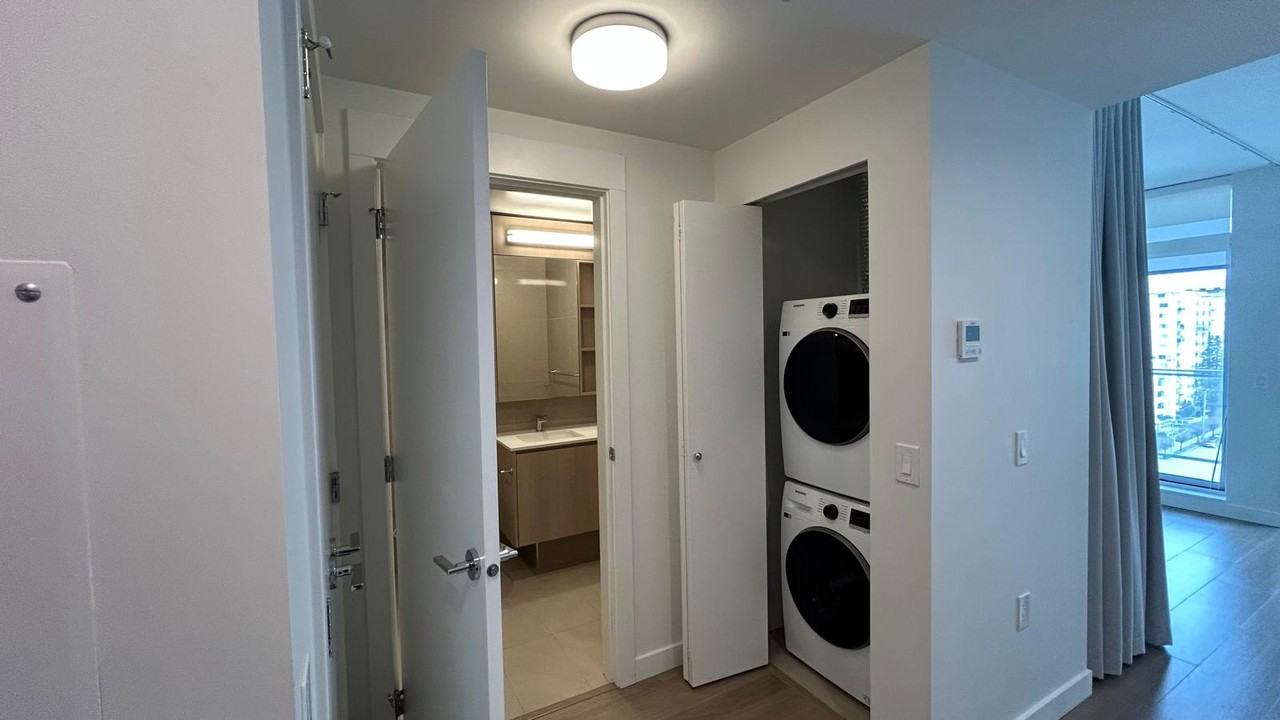 618 Carnarvon Street #11XX - Photo 2 of 21