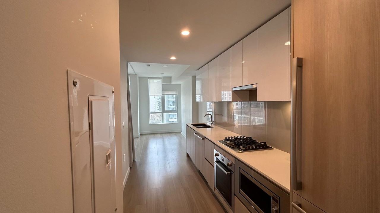 618 Carnarvon Street #11XX - Photo 3 of 21