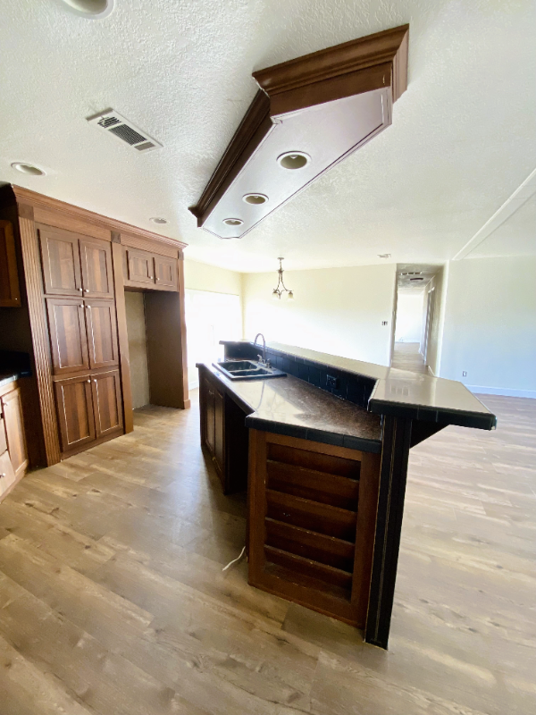 415 Mostyn Ln - Photo 7 of 20