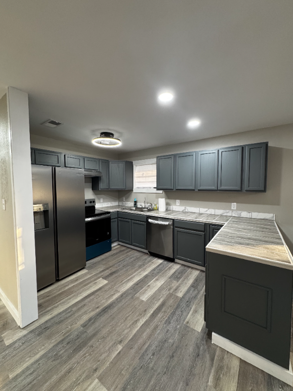 1728 General Pershing St - Photo 2 of 14