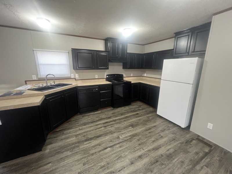 30 Locust St - Photo 3 of 8