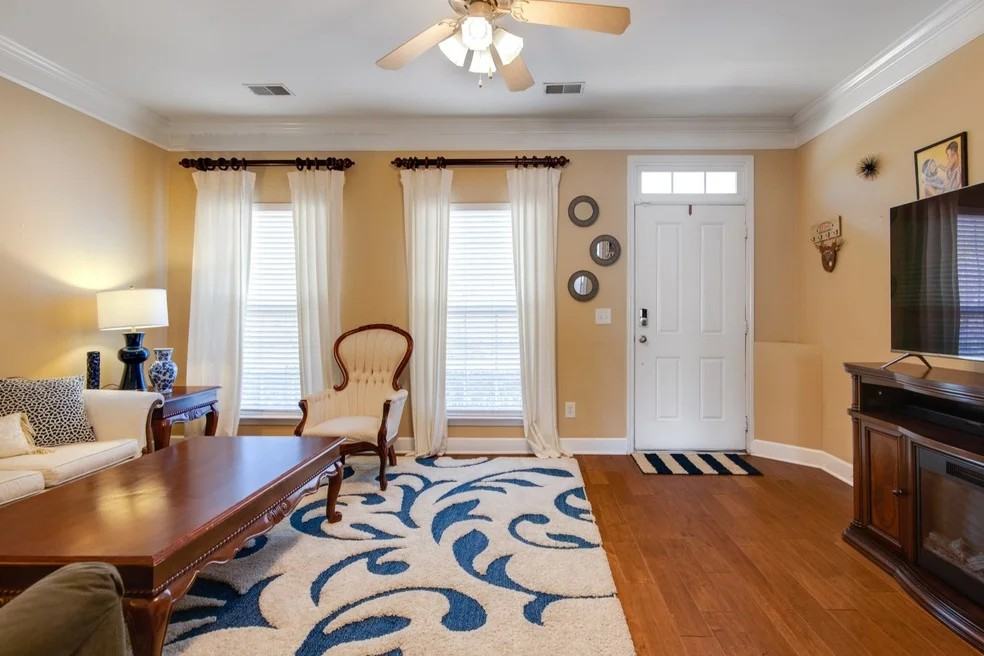 7031 Sunnywood Dr - Photo 5 of 21