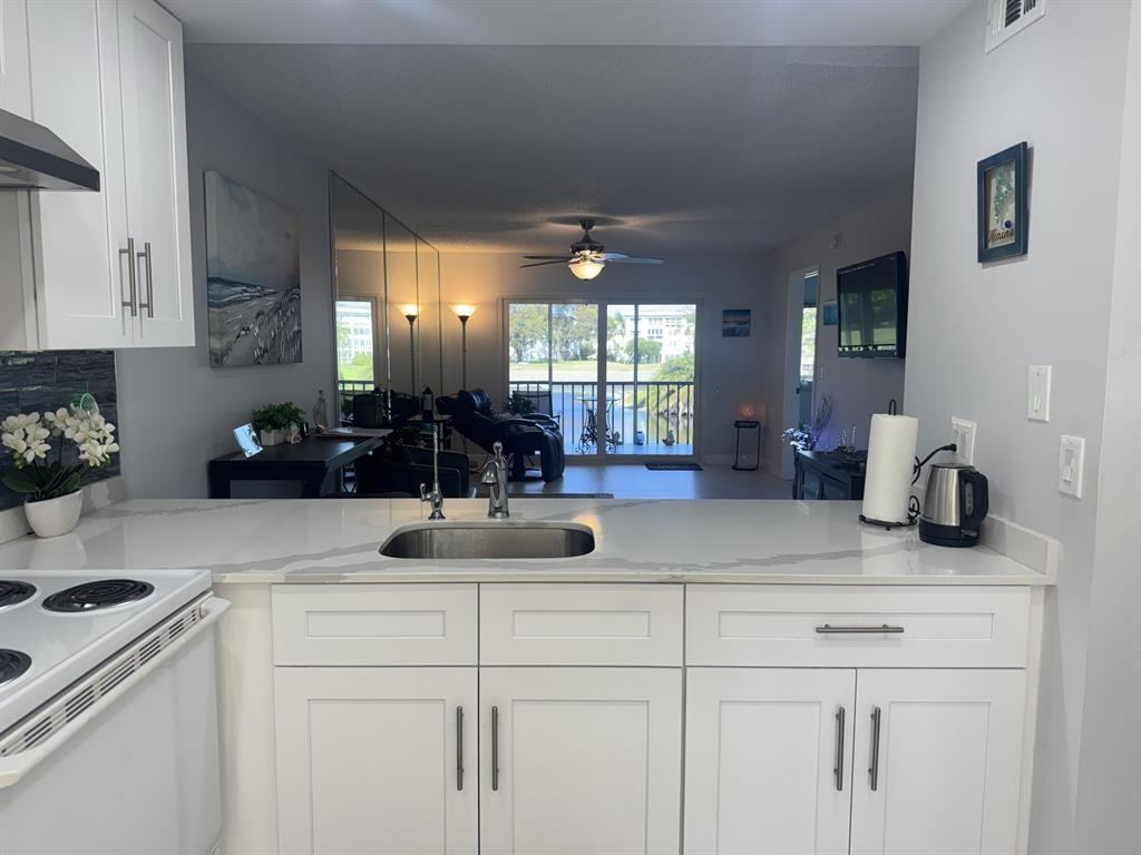 4801 Martinique Pl - Photo 3 of 50