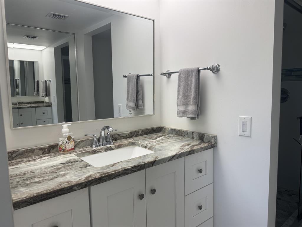 4801 Martinique Pl - Photo 5 of 50
