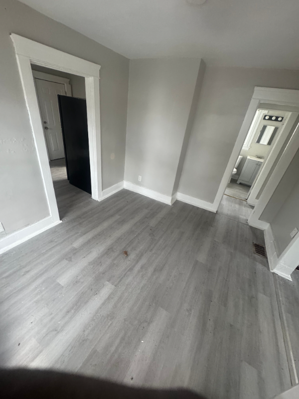 1421 Long Ave - Photo 3 of 6