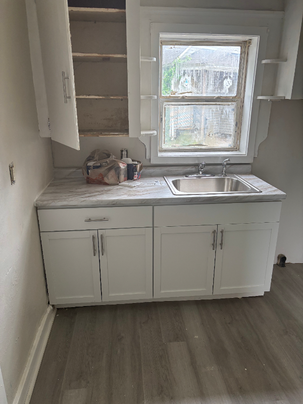 1421 Long Ave - Photo 2 of 13