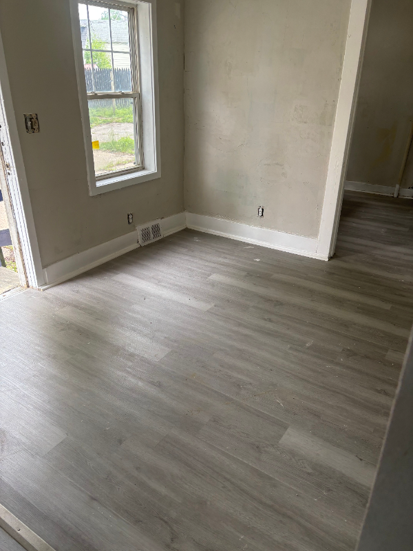 1421 Long Ave - Photo 5 of 13
