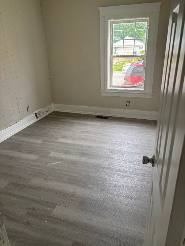 1421 Long Ave - Photo 6 of 13