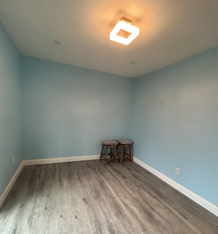 61 Blackstone Rd - Photo 4 of 11