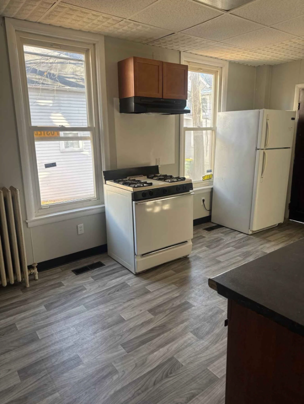 18 Cliff St #1 - Photo 3 of 10