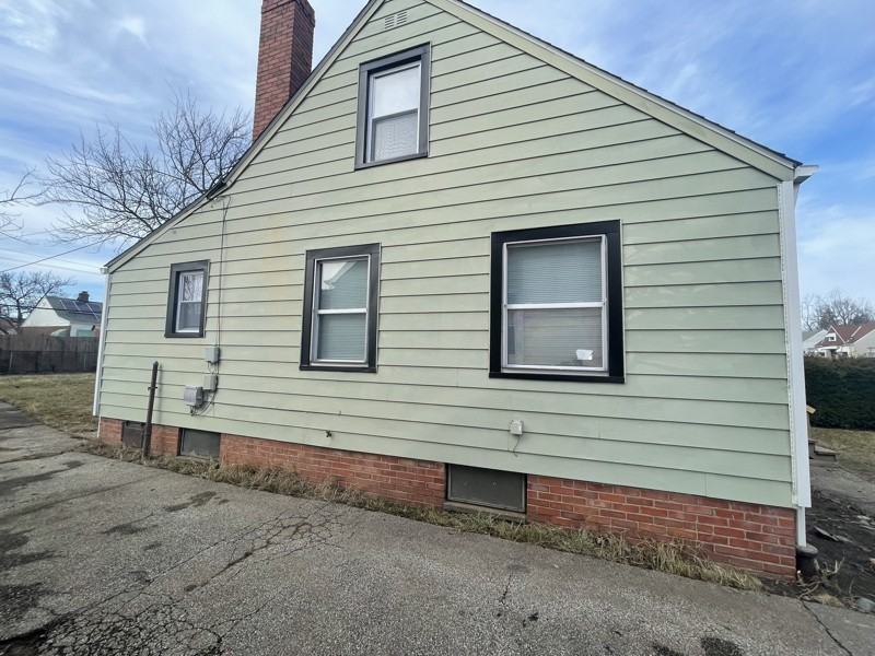 3938 E 177th St - Photo 2 of 18