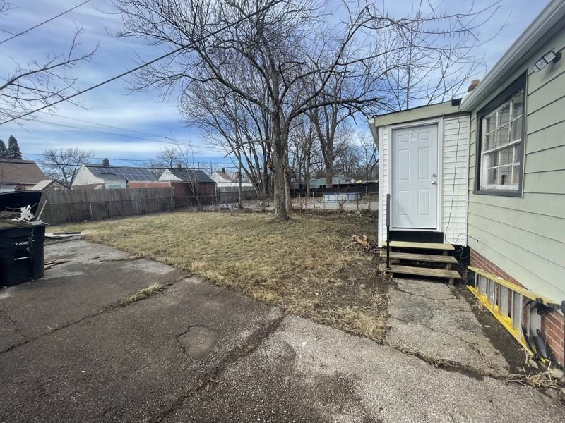 3938 E 177th St - Photo 4 of 18