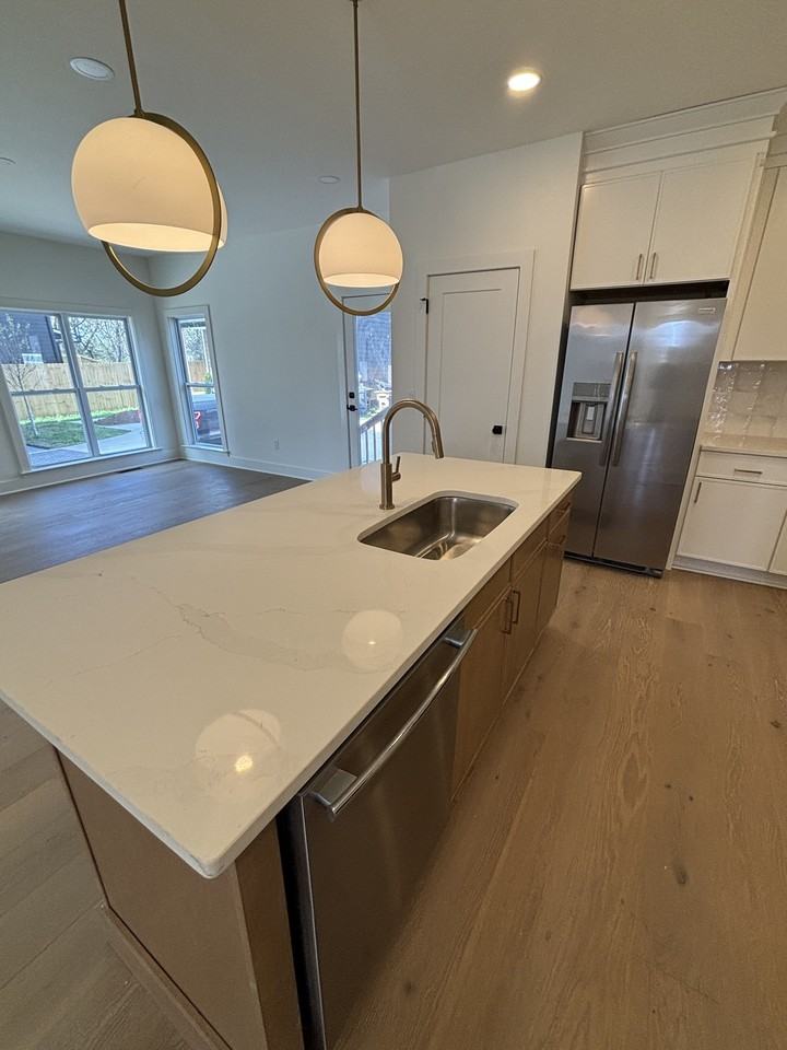 4A Belle Forrest Ave , A - Photo 5 of 22