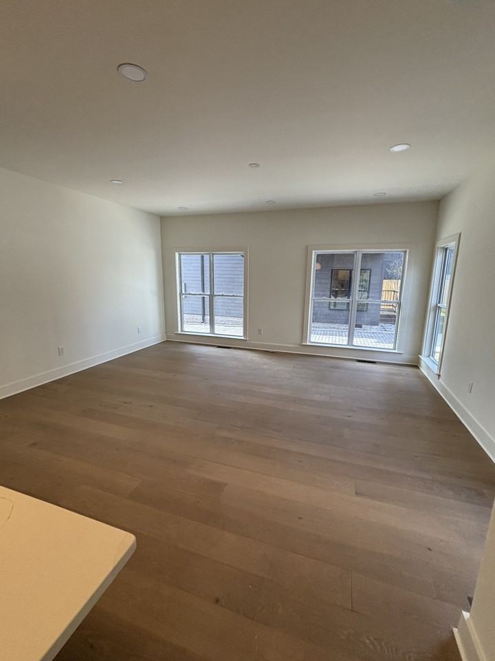 4A Belle Forrest Ave , A - Photo 6 of 22