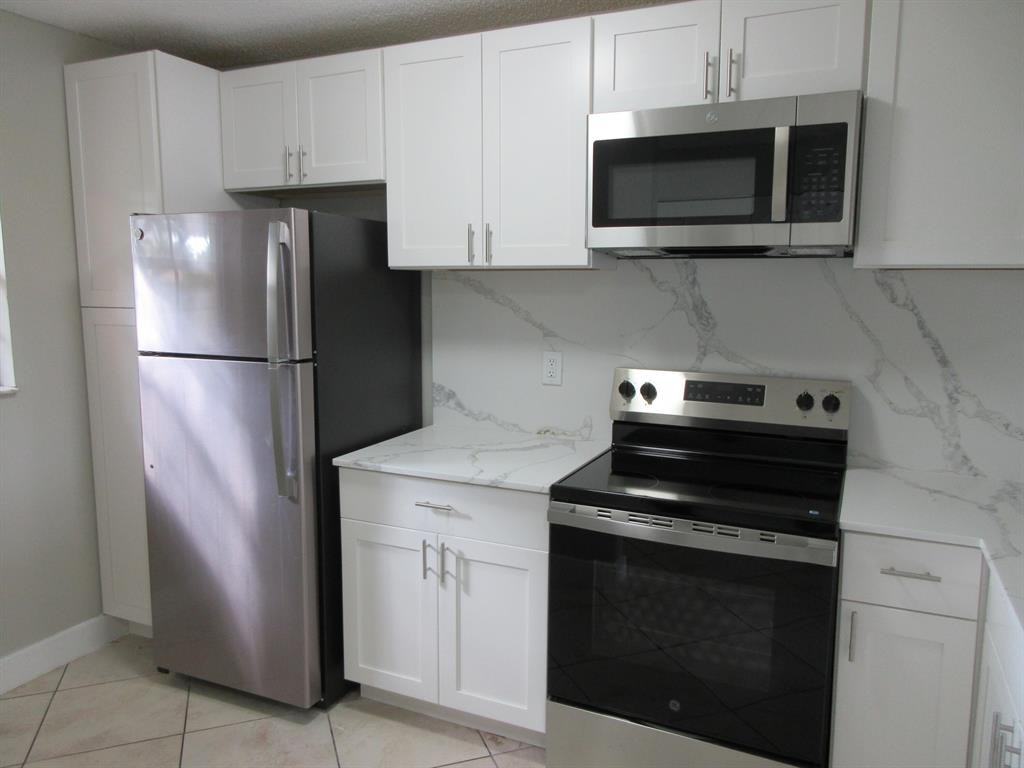 4111 NW 114th Avenue - Photo 3 of 13