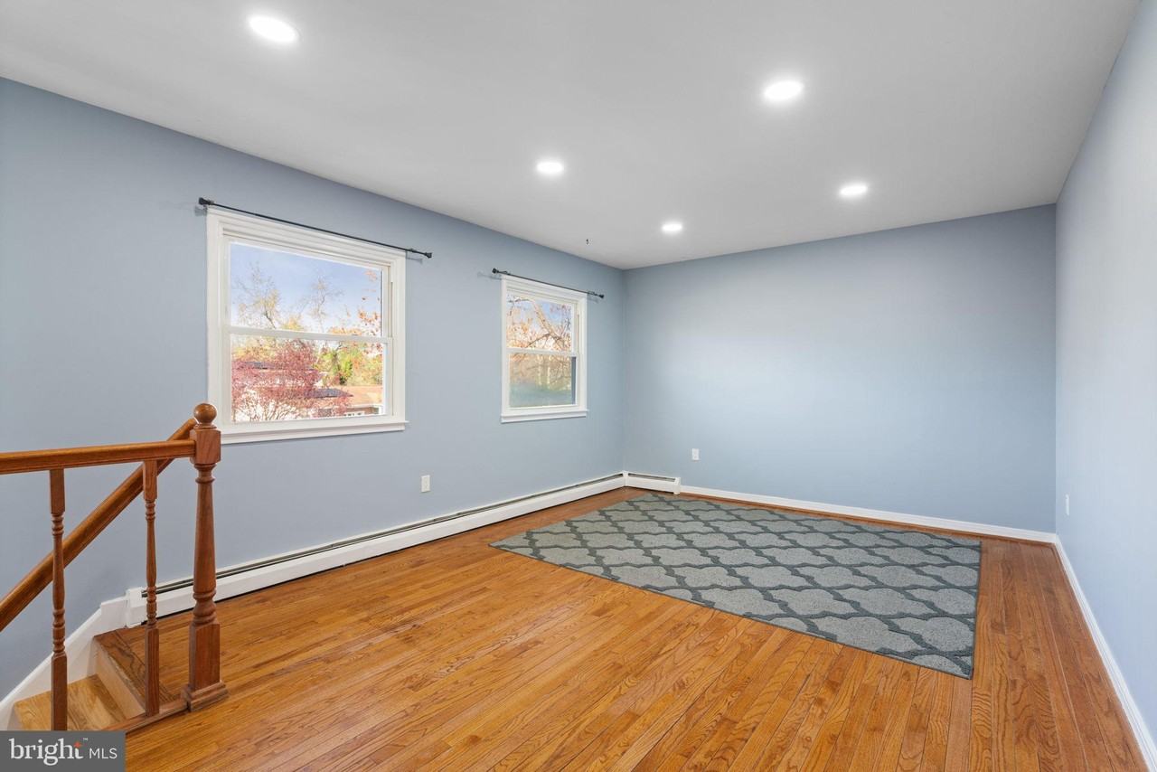 13303 Knoll Court - Photo 3 of 28