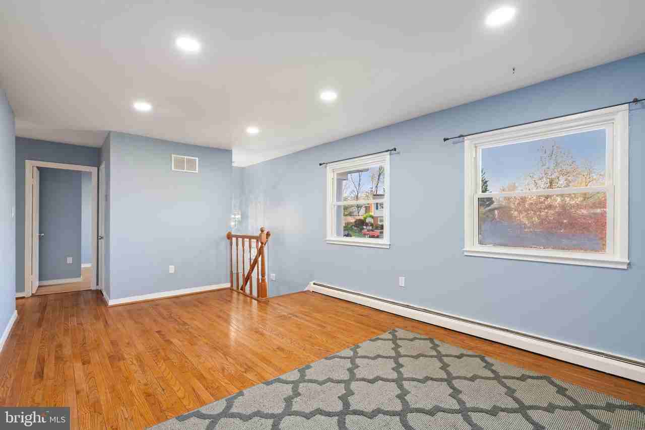 13303 Knoll Court - Photo 4 of 28