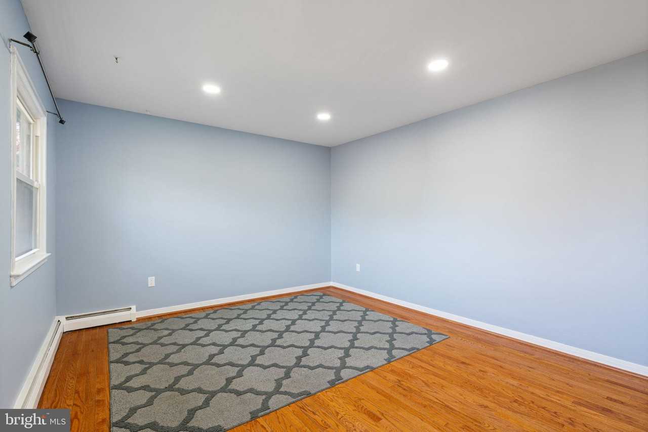 13303 Knoll Court - Photo 5 of 28