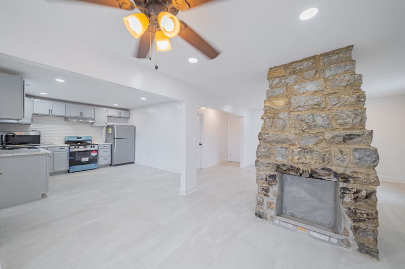 825 Market St - Photo 4 of 22