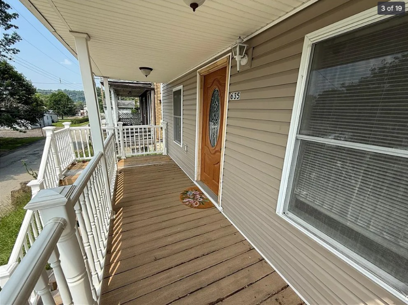 635 Valley St - Photo 3 of 11