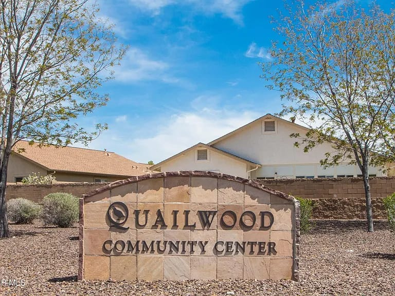 328 N La Paz St - Photo 2 of 14