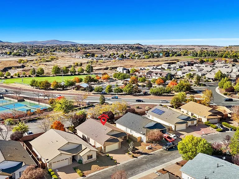 328 N La Paz St - Photo 3 of 14