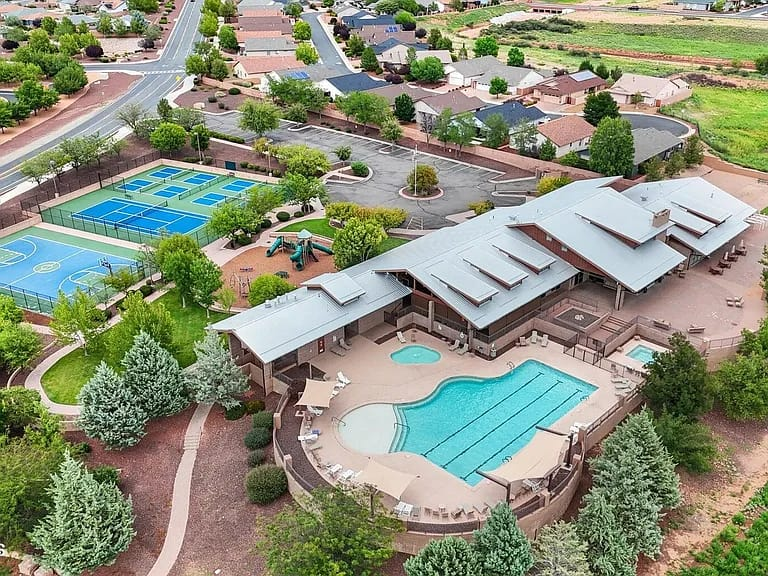 328 N La Paz St - Photo 4 of 14