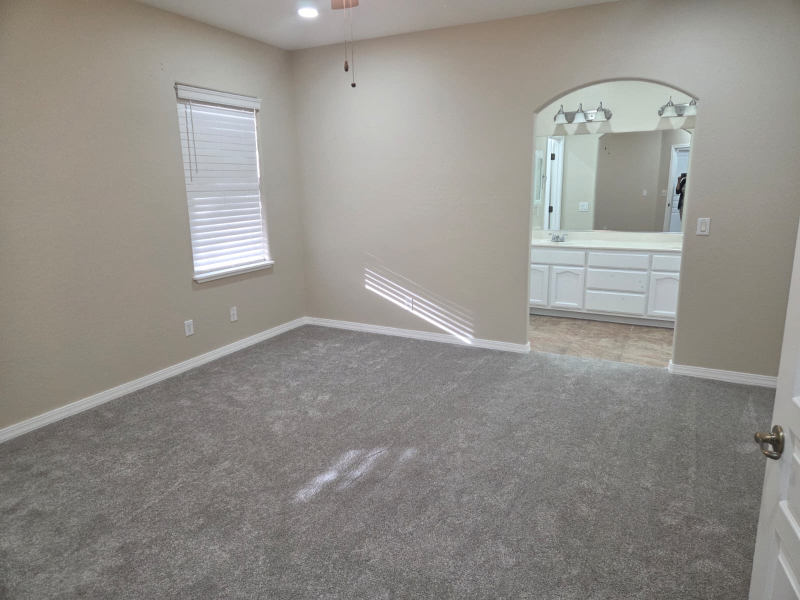 328 N La Paz St - Photo 7 of 14