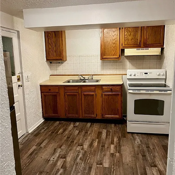 128 Grandview Ave #1