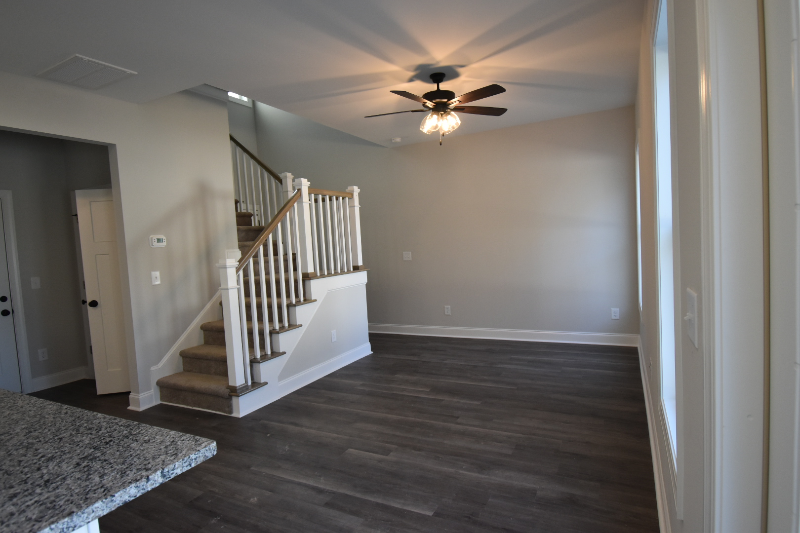 168 W Allen St - Photo 3 of 7