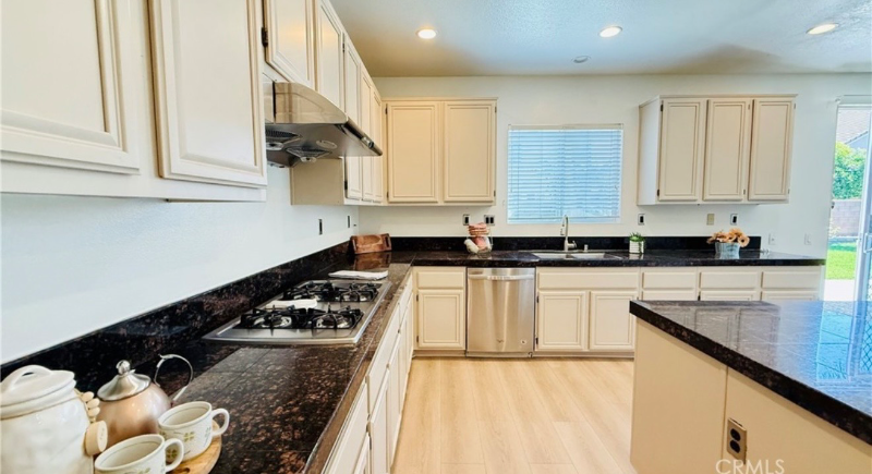 11858 Sunstone Ct - Photo 5 of 8