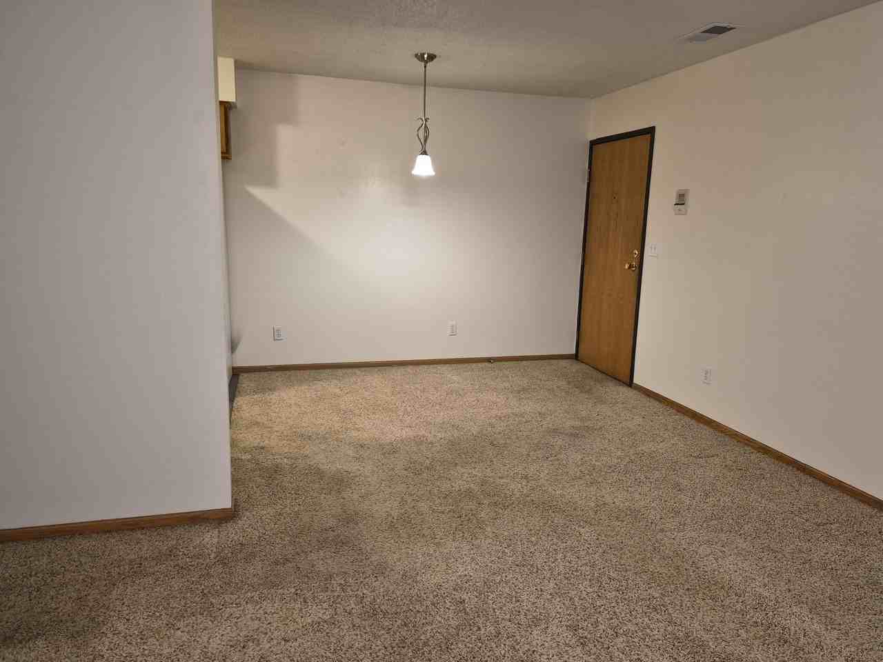 3517 Queen Dr Sw #7 - Photo 2 of 10