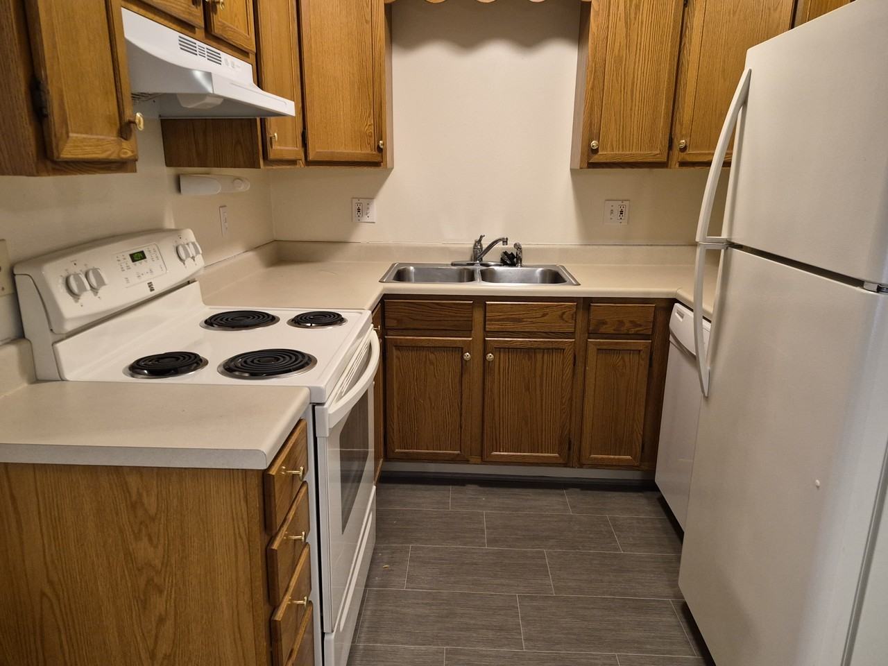 3517 Queen Dr Sw #7 - Photo 4 of 10