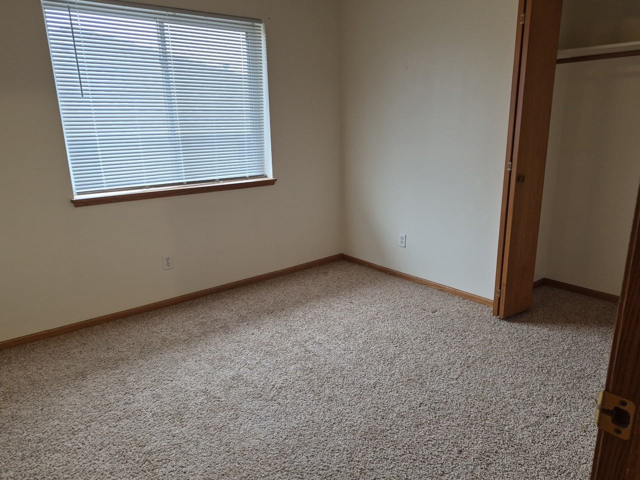 3517 Queen Dr Sw #7 - Photo 6 of 10