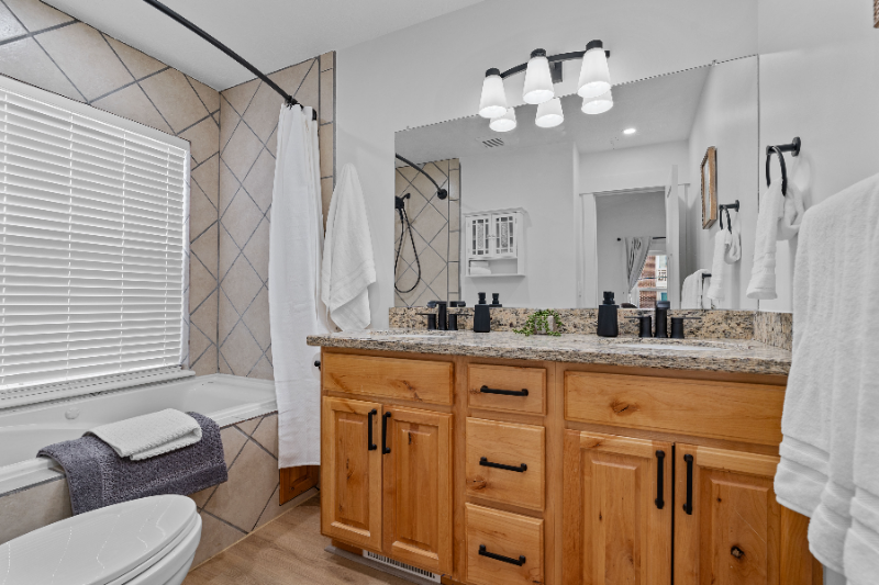 518 S Koneta Ct - Photo 5 of 17