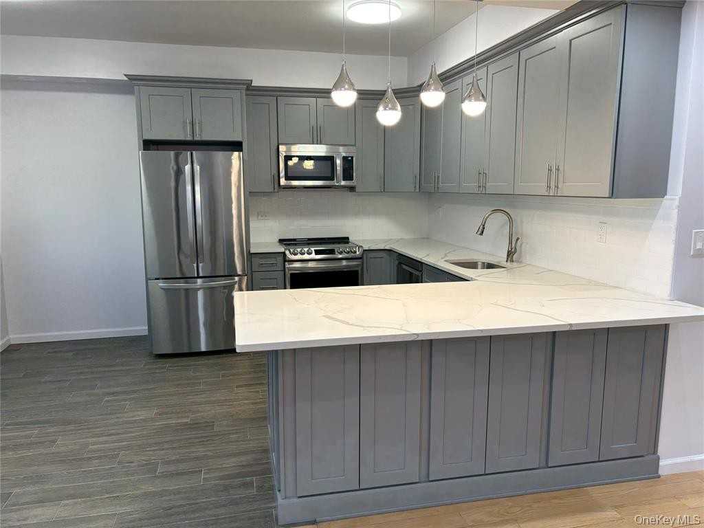 2 Bay Club Dr - Photo 4 of 19
