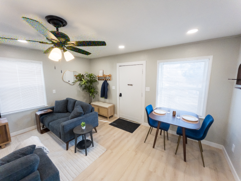 1010 California Ave - Photo 2 of 11