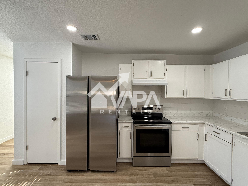 7106 Sunlit Trail Dr - Photo 4 of 17