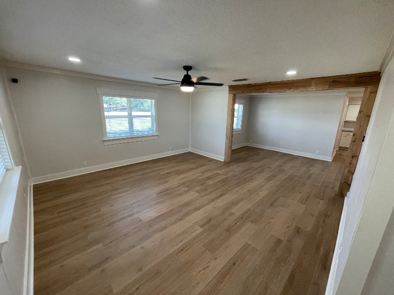 604 12th St Se - Photo 2 of 14