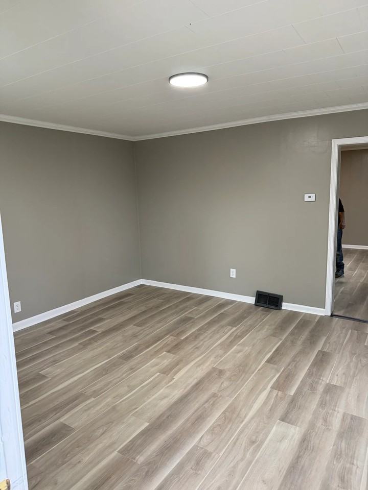 905 N Liberty St - Photo 2 of 6