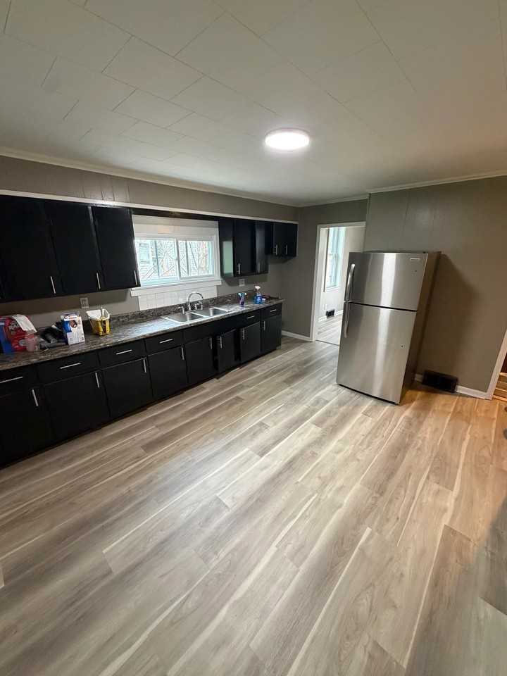 905 N Liberty St - Photo 3 of 6